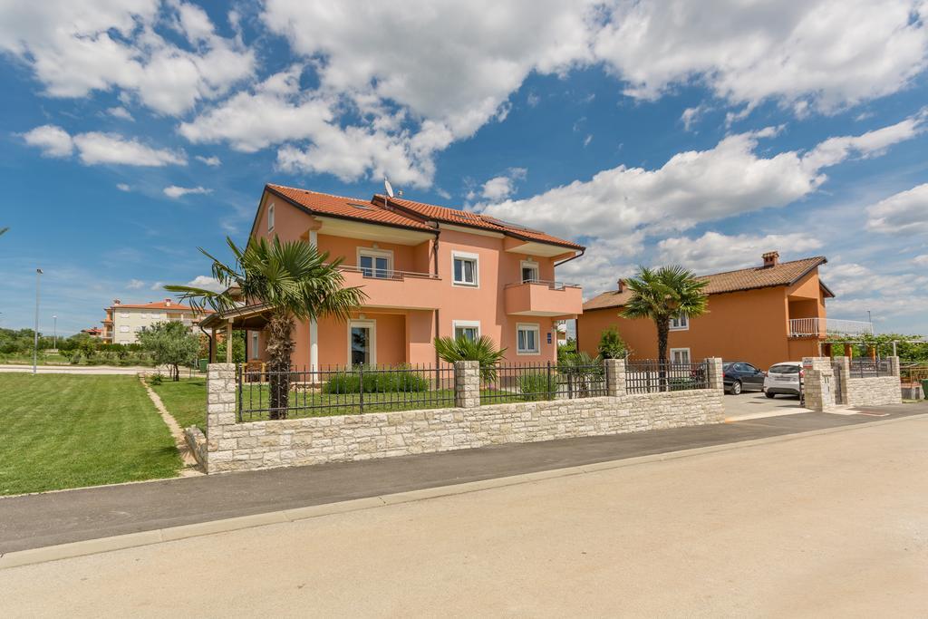 Novigrad Istria Guest House Gloria מראה חיצוני תמונה